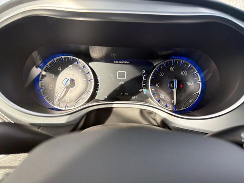 New 2026 Chrysler Pacifica Limited image 27