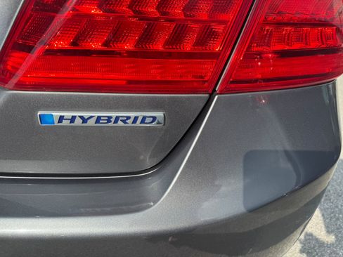 Used 2015 Honda Accord Hybrid Sedan image 2