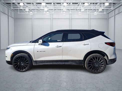 Used 2025 Chevrolet Blazer RS image 2
