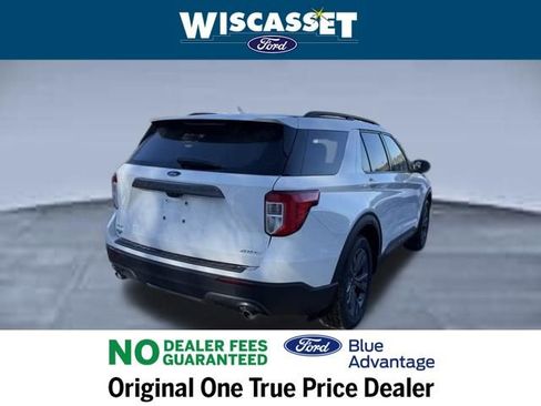 Certified 2022 Ford Explorer XLT w/ Equipment Group 202A image 30