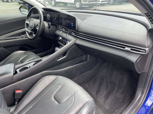 Used 2022 Hyundai Elantra Limited FWD image 14