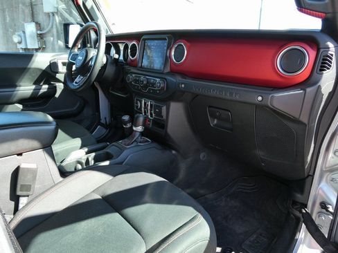 Used 2018 Jeep Wrangler Unlimited Rubicon image 15