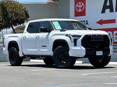 Used 2026 Toyota Tundra Limited AWD/4WD image 8