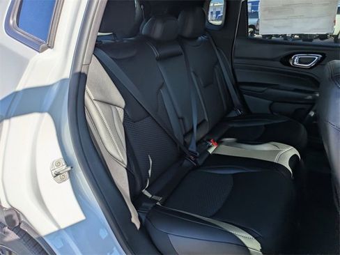New 2026 Jeep Compass Latitude image 27
