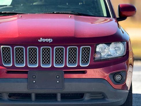 Used 2017 Jeep Compass Latitude image 12
