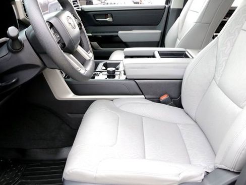 Used 2024 Toyota Tundra Limited image 10