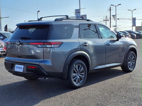 New 2026 Nissan Pathfinder SV image 7