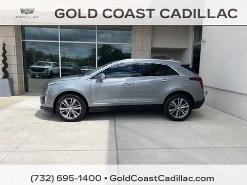 Used 2024 Cadillac XT5 Premium Luxury w/ Technology Package FWD image 2