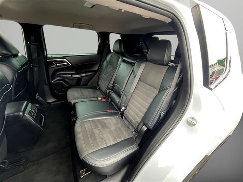 Used 2023 Mitsubishi Outlander SE AWD/4WD image 26