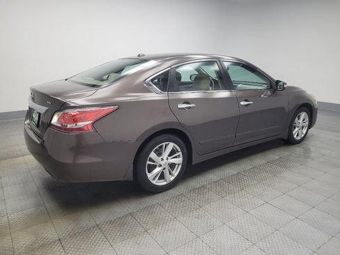 Used 2015 Nissan Altima 2.5 SV w/ Convenience Package image 10