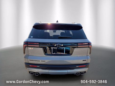 New 2026 Chevrolet Traverse Z71 w/ Enhanced Driving Package AWD/4WD image 5