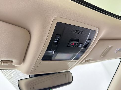 Certified 2022 Lexus RX 350L Premium w/ Premium Package image 20