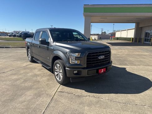 Used 2017 Ford F150 XL w/ Equipment Group 101A Mid image 2