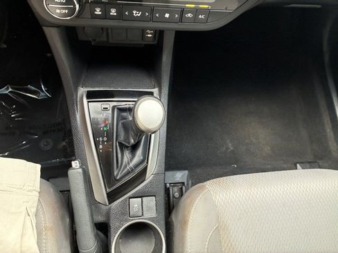 Used 2015 Toyota Corolla LE FWD image 10