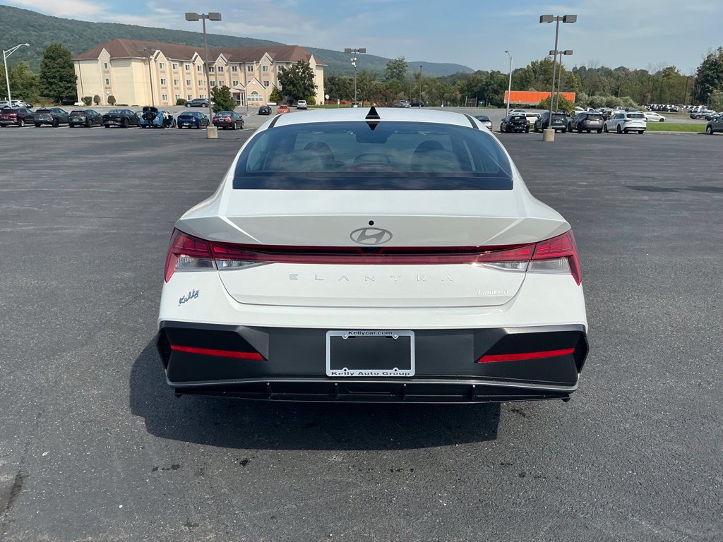Certified 2026 Hyundai Elantra Limited FWD image 8