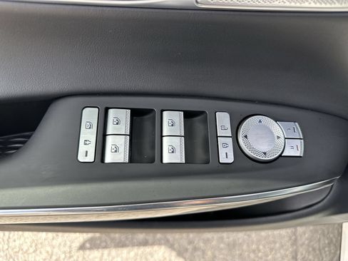Used 2025 Genesis GV70 2.5T AWD/4WD image 17