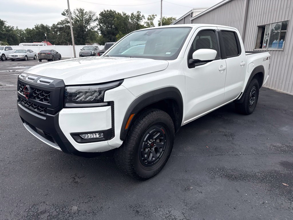Used 2026 Nissan Frontier PRO-4X AWD/4WD image 1