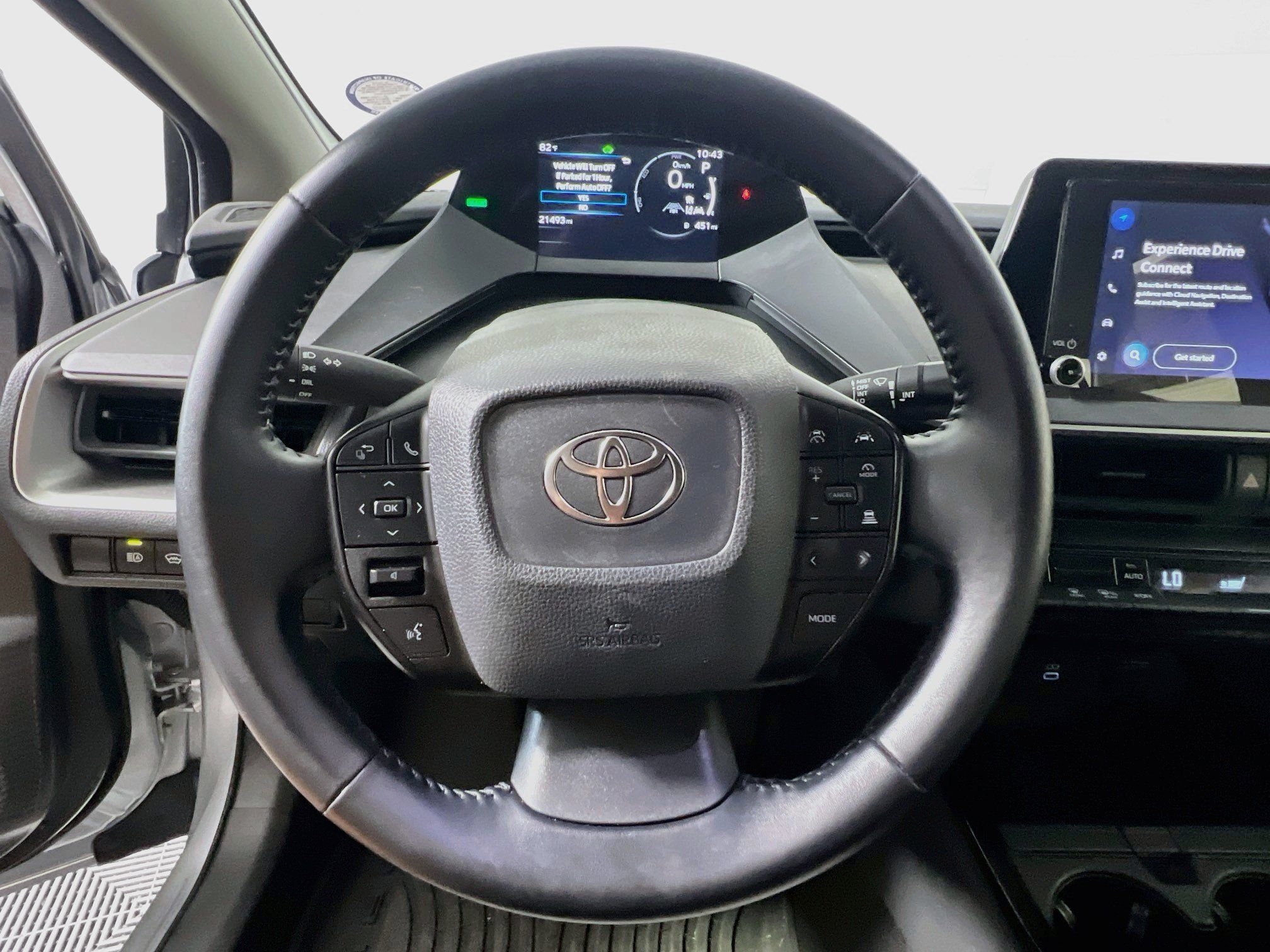 Used 2024 Toyota Prius LE FWD image 17