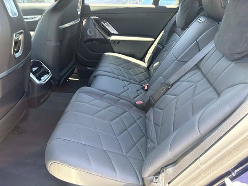 Used 2026 BMW i7 xDrive60 AWD/4WD image 11
