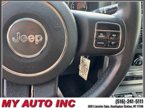 Used 2011 Jeep Liberty Sport AWD/4WD image 18