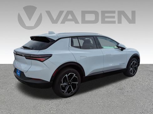 New 2026 Chevrolet Equinox EV LT image 22