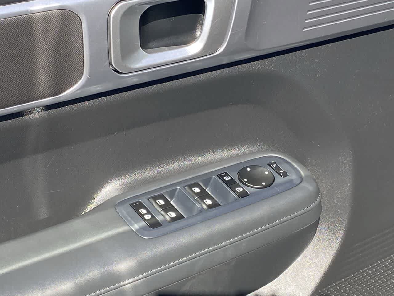 Used 2025 Hyundai Santa Fe SEL AWD/4WD image 13