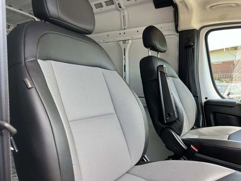Used 2024 RAM ProMaster 2500 w/ Convenience Group FWD image 28