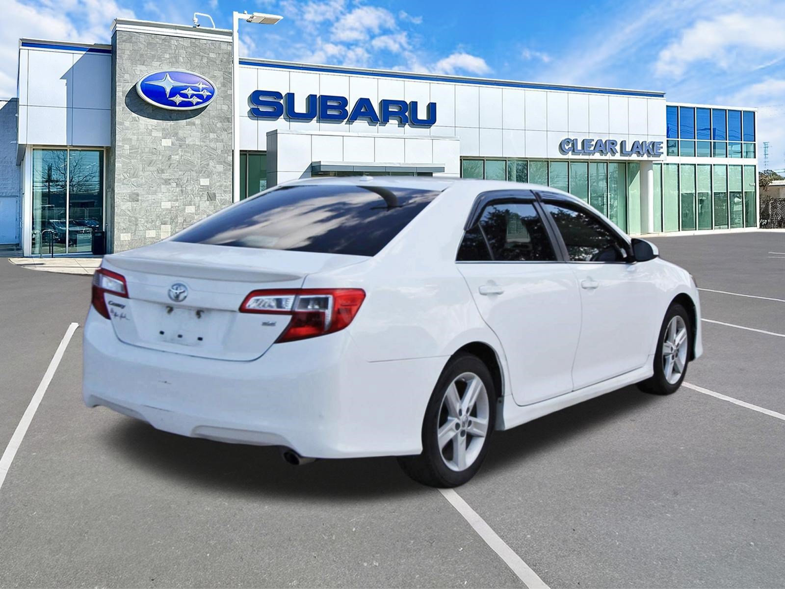 Used 2014 Toyota Camry SE FWD image 6