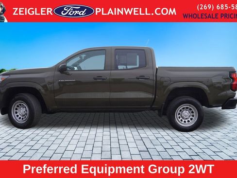 Used 2023 Chevrolet Colorado W/T image 2