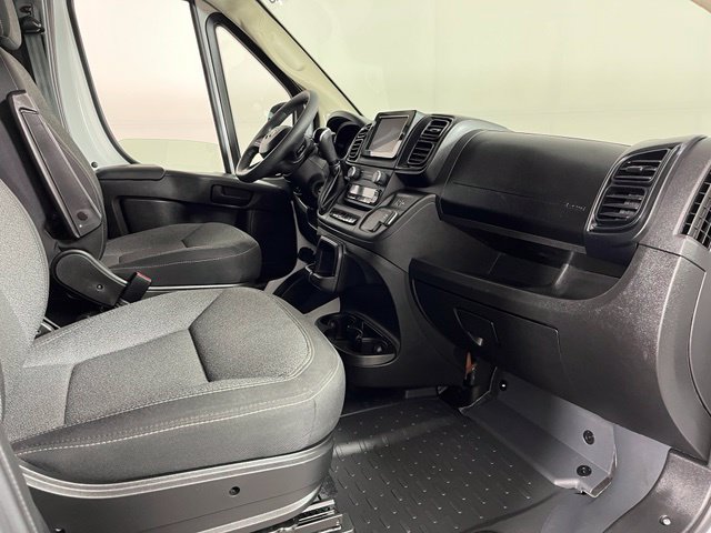 Used 2025 RAM ProMaster 2500 w/ U-Haul Equipment Group FWD image 34