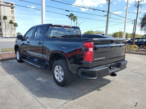 Used 2024 Chevrolet Silverado 1500 Custom image 3