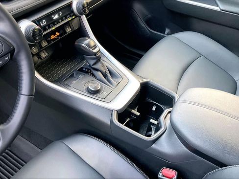 Used 2023 Toyota RAV4 XLE Premium image 14
