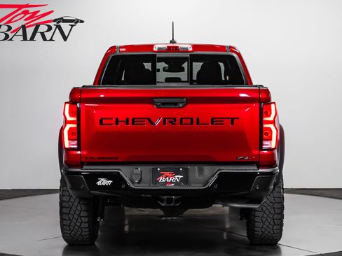 Used 2026 Chevrolet Colorado ZR2 w/ Technology Package AWD/4WD image 4