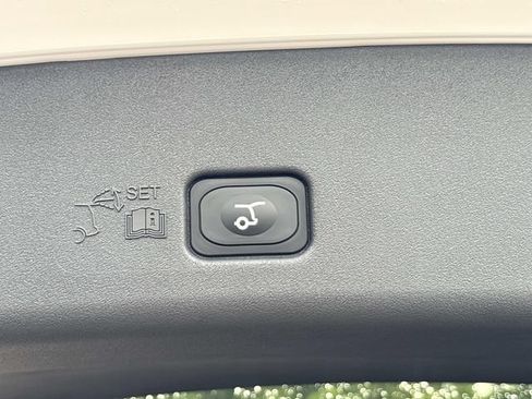 New 2026 Lincoln Nautilus Reserve AWD/4WD image 13