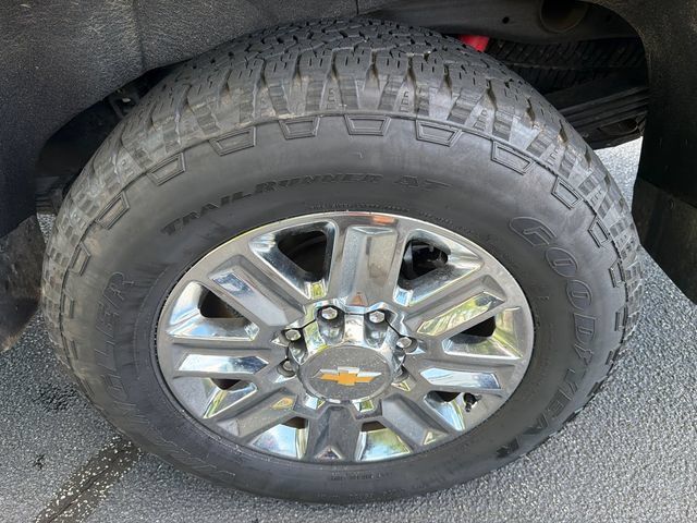 Used 2024 Chevrolet Silverado 2500 High Country w/ High Country Premium Package AWD/4WD image 19