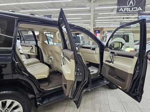 Used 2017 Lexus GX 460 image 14