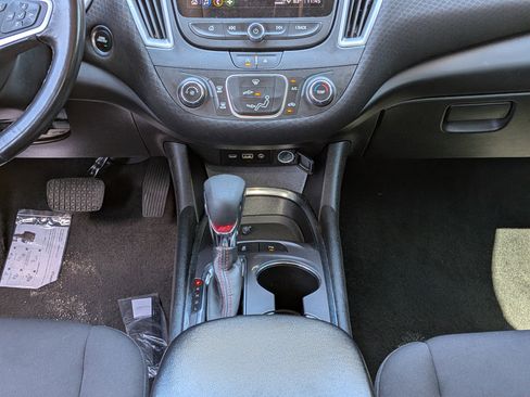 Used 2022 Chevrolet Malibu RS FWD image 20