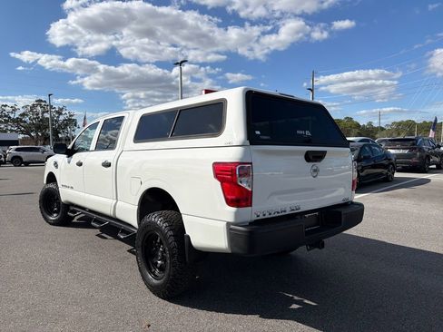 Used 2019 Nissan Titan S image 5