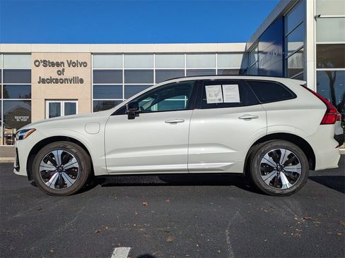 Certified 2025 Volvo XC60 T8 Core w/ Protection Package Premier image 3
