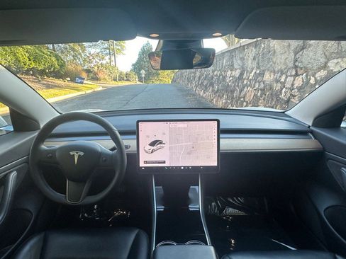 Used 2020 Tesla Model 3 Long Range image 2