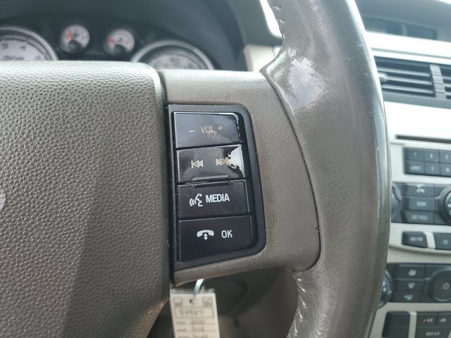 Used 2010 Ford Focus SE FWD image 13