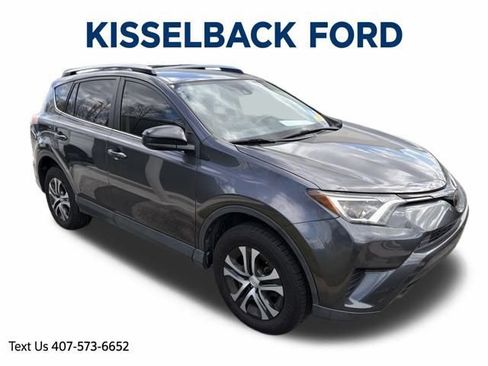 Used 2018 Toyota RAV4 LE image 1