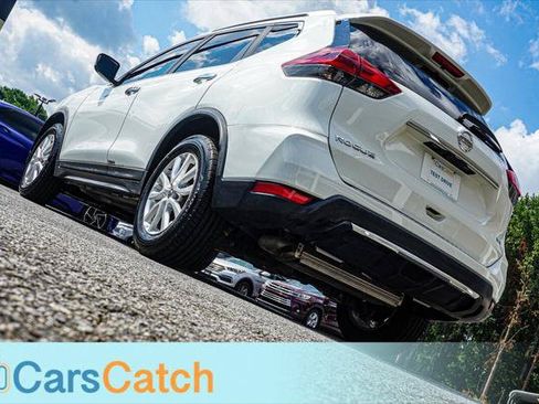 Used 2018 Nissan Rogue SV FWD image 5