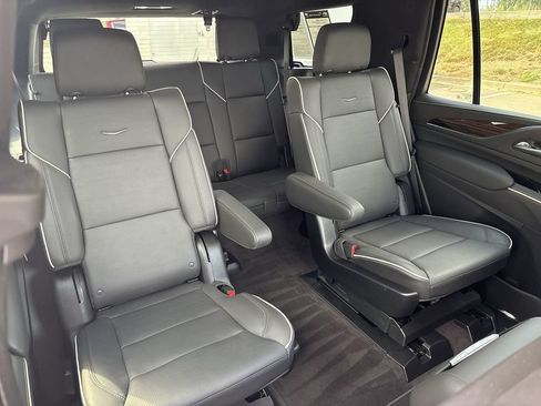 Certified 2024 Cadillac Escalade Premium Luxury AWD/4WD image 33