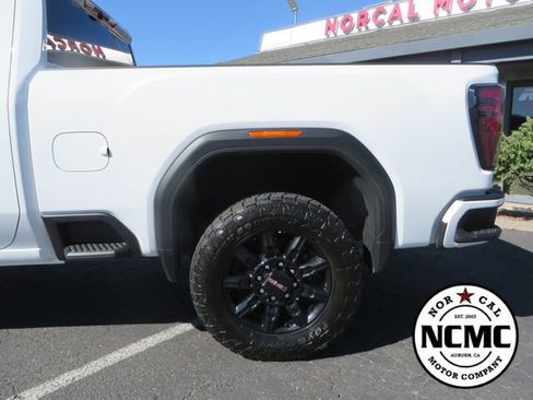 Used 2025 GMC Sierra 2500 AT4 AWD/4WD image 12