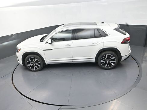 New 2026 Volkswagen Atlas Cross Sport SEL Premium R-Line AWD/4WD image 16