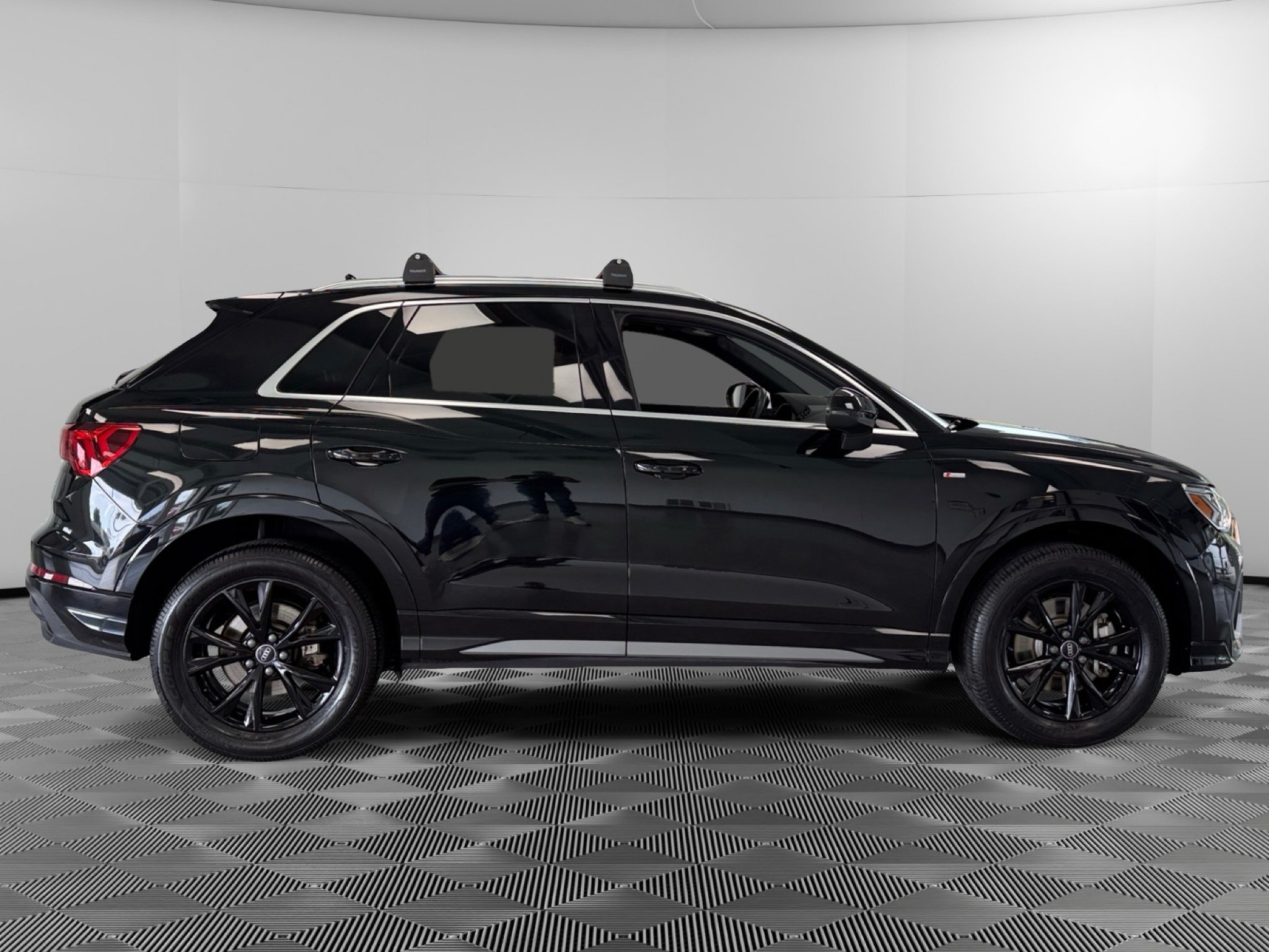 Used 2025 Audi Q3 2.0T Premium AWD/4WD image 9