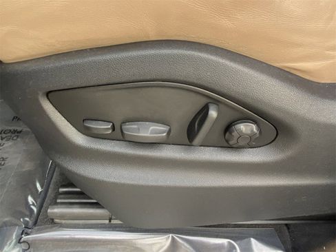 Used 2024 Porsche Cayenne image 20