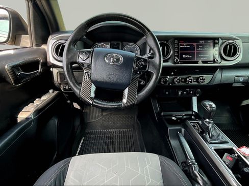 Used 2020 Toyota Tacoma TRD Sport AWD/4WD image 9