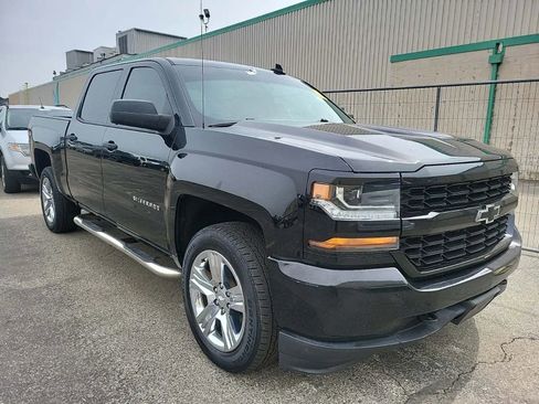 Used 2018 Chevrolet Silverado 1500 Custom w/ Custom Value Package image 4